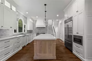 1235 W Garmon Rd NW, Sandy Springs, GA 30327 - Photo 7