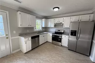 979 Sugar Crossing Ln, Sugar Hill, GA 30518 - Photo 3