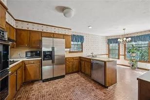 5895 Greenbrier Rd, Atlanta, GA 30328 - Photo 15