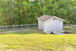 61 Hidden Ct SE, Mableton, GA 30126 - Photo 15