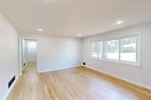 8 Larose SW, Marietta, GA 30060 - Photo 5