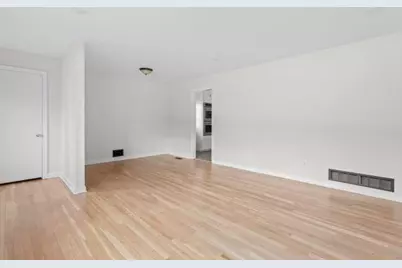 8 Larose SW, Marietta, GA 30060 - Photo 9