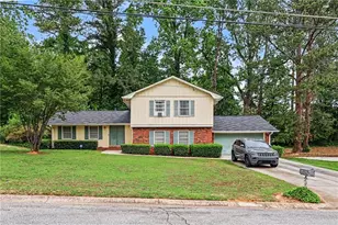 3932 Pinehurst Valley Dr, Decatur, GA 30034 - Photo 1