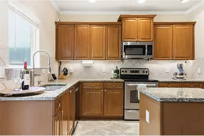 1129 Liberty Parkway NW, Atlanta, GA 30318 - Photo 9