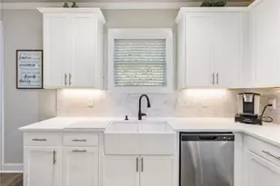 4340 Sierra Creek Dr, Hoschton, GA 30548 - Photo 11