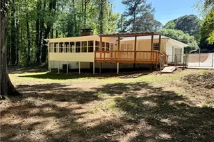 2646 Pamela Dr, Snellville, GA 30078 - Photo 3