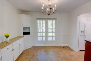 618 Dorsey SW, Lilburn, GA 30047 - Photo 3