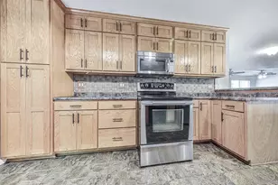 424 Shamrock Dr, Dalton, GA 30721 - Photo 3