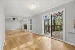 205 Marsh Glen Point, Atlanta, GA 30328 - Photo 9