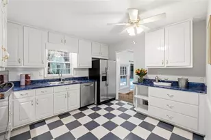 3056 Nottaway Ct, Atlanta, GA 30341 - Photo 11