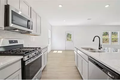 5345 Heron Bay Boulevard, Locust Grove, GA 30248 - Photo 9