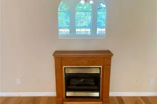 1698 Pin Oak, Dalton, GA 30721 - Photo 9