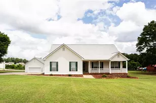 352 Olde Wick Trl, Hoschton, GA 30548 - Photo 3