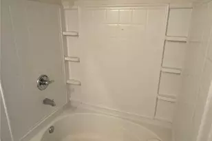 1202 Fairington Village Dr, Lithonia, GA 30038 - Photo 9