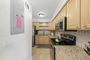 225 Triumph Dr NW, Atlanta, GA 30327 - Photo 5