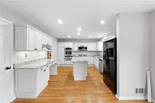 220 Clipper Bay Dr, Alpharetta, GA 30005 - Photo 9