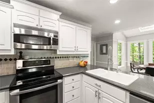 4069 Bittersweet Dr NE, Roswell, GA 30075 - Photo 15