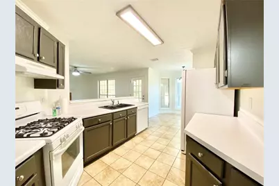 640 Suwanee Lakes Circle, Suwanee, GA 30024 - Photo 13