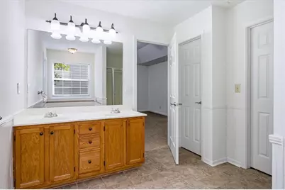 640 Suwanee Lakes Circle, Suwanee, GA 30024 - Photo 13