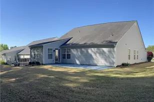 948 Village View Cir, Loganville, GA 30052 - Photo 17