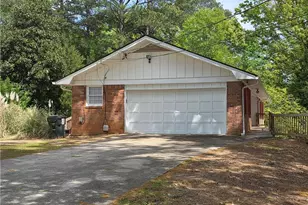 7016 Skyline Dr, Lithia Springs, GA 30122 - Photo 5