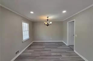 7016 Skyline Dr, Lithia Springs, GA 30122 - Photo 11