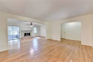 2628 Whitehurst Dr, Marietta, GA 30062 - Photo 9
