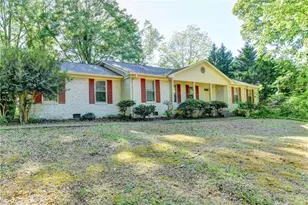 2628 Whitehurst Dr, Marietta, GA 30062 - Photo 3