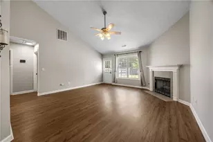 1087 Sham Pointe Dr, Lawrenceville, GA 30043 - Photo 5