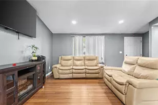 5172 Scarbrough Trail W, Stone Mountain, GA 30088 - Photo 5