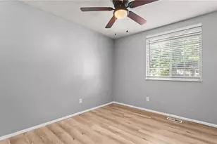 5172 Scarbrough Trail W, Stone Mountain, GA 30088 - Photo 17