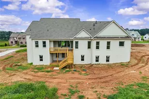 2125 Malcom Ests Dr, Bogart, GA 30622 - Photo 7