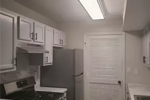 825 Hank Aaron Dr SW, Atlanta, GA 30315 - Photo 1