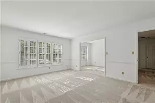 6757 Riverside Dr, Atlanta, GA 30328 - Photo 23