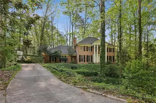 6757 Riverside Dr, Atlanta, GA 30328 - Photo 3