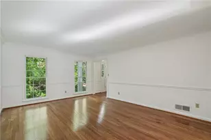 6757 Riverside Dr, Atlanta, GA 30328 - Photo 7