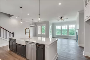 435 Maplewood Dr, Roswell, GA 30075 - Photo 17