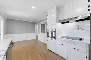 1100 Vonda Ln, Mableton, GA 30126 - Photo 9