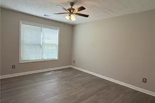 3011 Maple Cove Ct, Loganville, GA 30052 - Photo 9