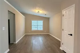 3011 Maple Cove Ct, Loganville, GA 30052 - Photo 3