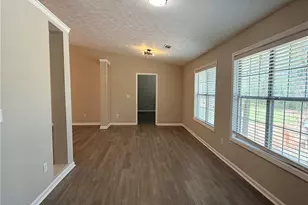 3011 Maple Cove Ct, Loganville, GA 30052 - Photo 5