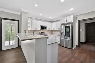 6085 Lake Windsor Pkwy, Buford, GA 30518 - Photo 11