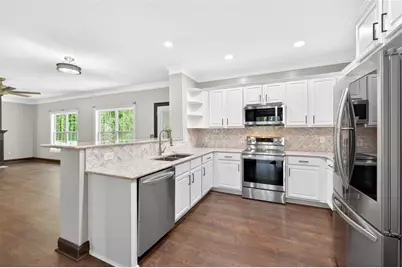6085 Lake Windsor Parkway, Buford, GA 30518 - Photo 13