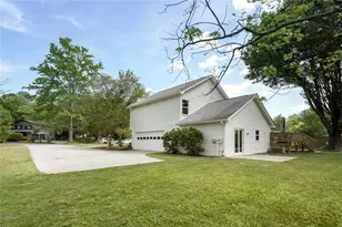 11 Parkmont Dr, Roswell, GA 30076 - Photo 27