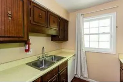 8882 Ashwood Dr, Riverdale, GA 30274 - Photo 9