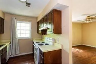 8882 Ashwood Dr, Riverdale, GA 30274 - Photo 7