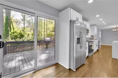 210 Suburban Drive NE, Kennesaw, GA 30144 - Photo 17