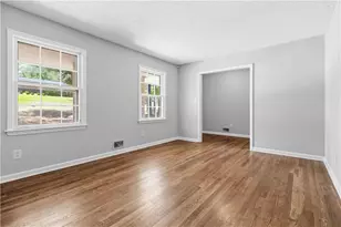 4204 Williamsburg Dr, Atlanta, GA 30337 - Photo 7