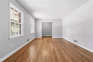 4204 Williamsburg Dr, Atlanta, GA 30337 - Photo 11