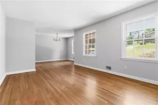4204 Williamsburg Dr, Atlanta, GA 30337 - Photo 9